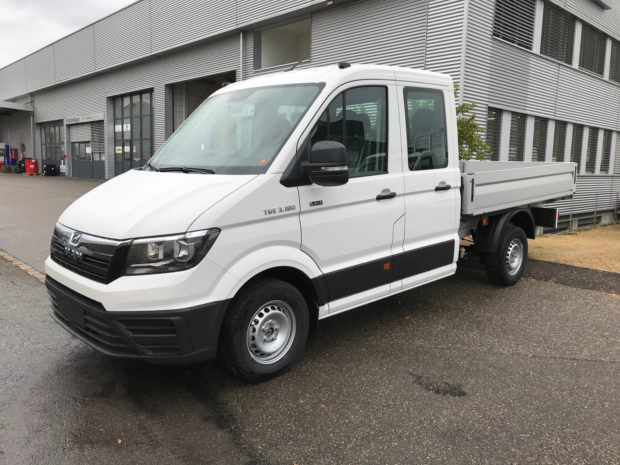 MAN TGE 3.180 Chassis-Doppelkabine mit Faba Brücke 3640mm / 29111 MAN TGE 3.180 Chassis-Doppelkabine mit Faba Brücke 3640mm / 29111