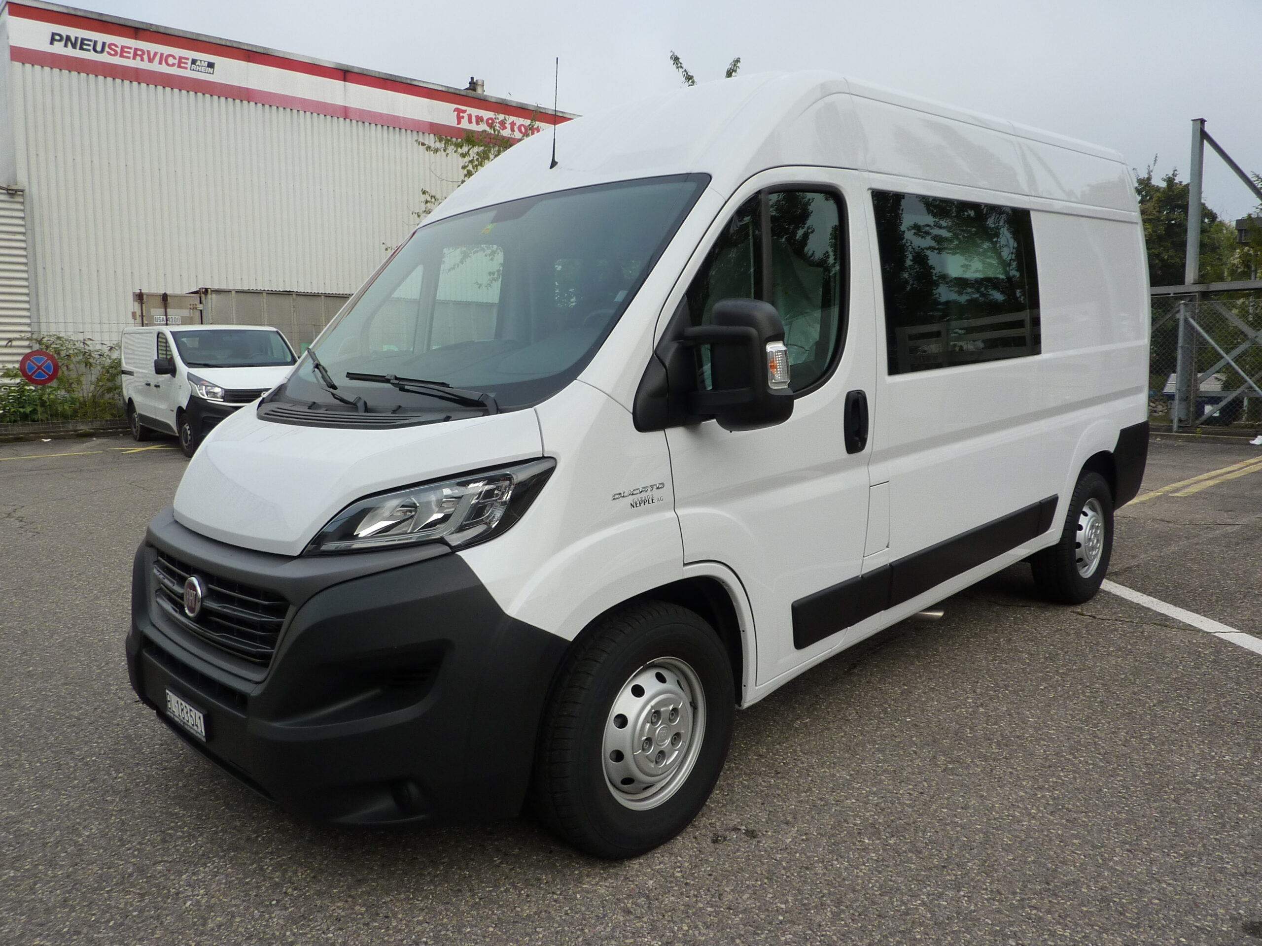 Fiat Ducato Kastenwagen mit 7 Sitzplätze Fiat Ducato Kastenwagen mit 7 Sitzplätze